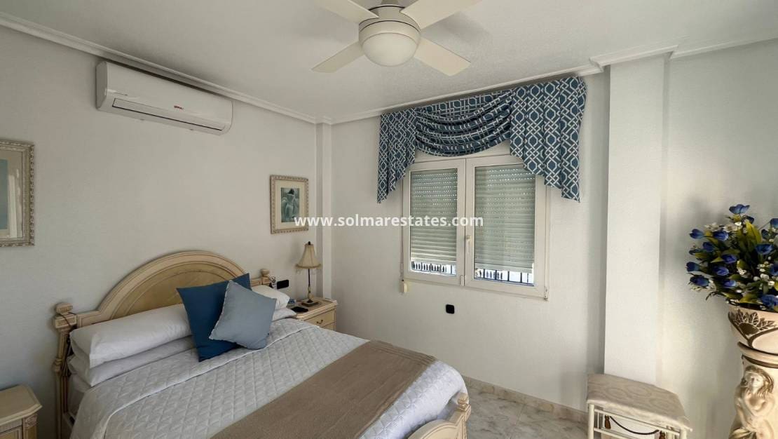 3 bedroom Villa for sale in Playa Flamenca with pool - € 389,000 (Ref: 9462794)