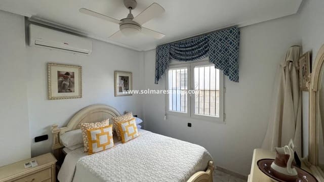 3 bedroom Villa for sale in Playa Flamenca, Orihuela with pool - € 389,000 (Ref: 9462794)