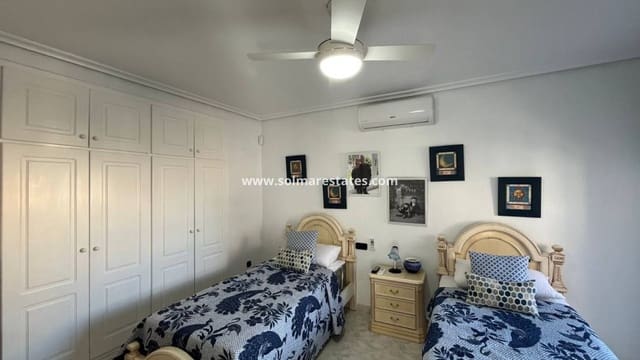 3 bedroom Villa for sale in Playa Flamenca, Orihuela with pool - € 389,000 (Ref: 9462794)