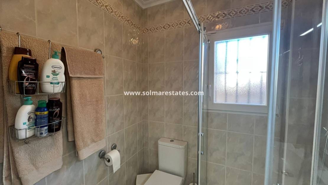 3 bedroom Villa for sale in Playa Flamenca with pool - € 389,000 (Ref: 9462794)