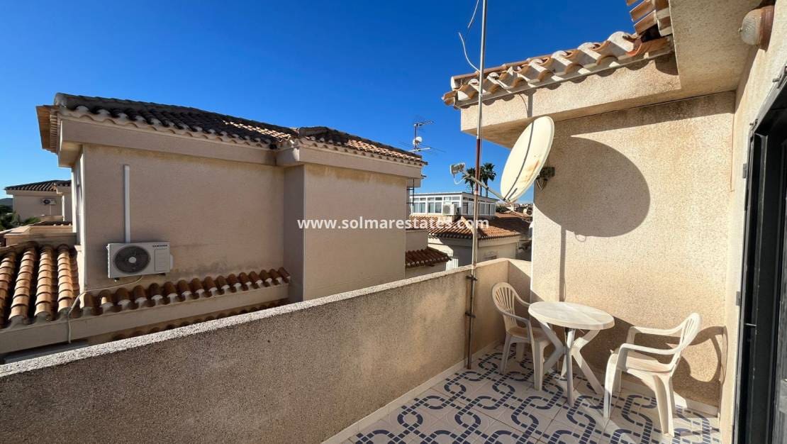 3 bedroom Villa for sale in Playa Flamenca with pool - € 389,000 (Ref: 9462794)