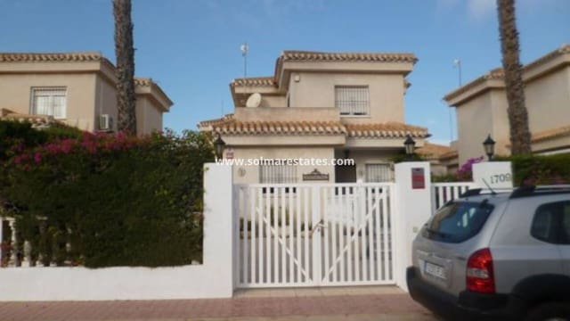 3 slaapkamer Villa te koop in Playa Flamenca, Orihuela met zwembad - € 389.000 (Ref: 9462794)