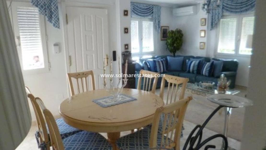 3 makuuhuone Huvila myytävänä paikassa Playa Flamenca mukana uima-altaan - 399 000 € (Ref: 9462794)