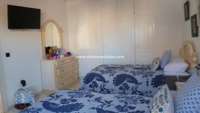 3 slaapkamer Villa te koop in Playa Flamenca, Orihuela met zwembad - € 389.000 (Ref: 9462794)