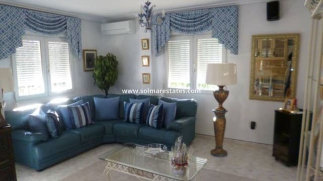 3 slaapkamer Villa te koop in Playa Flamenca, Orihuela met zwembad - € 389.000 (Ref: 9462794)