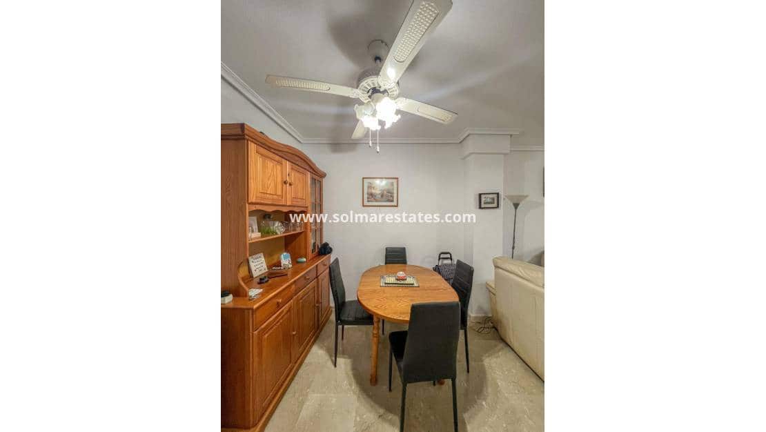 Apartamento de 2 habitaciones en Playa Flamenca en venta con piscina - 165.000 € (Ref: 9465048)