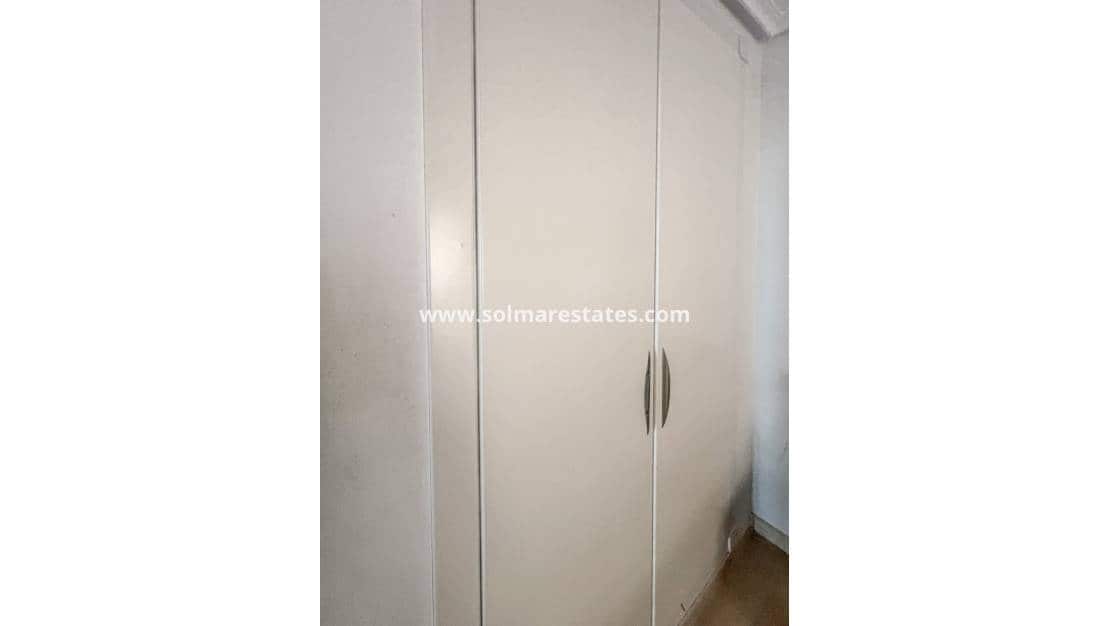 Apartamento de 2 habitaciones en Playa Flamenca en venta con piscina - 165.000 € (Ref: 9465048)