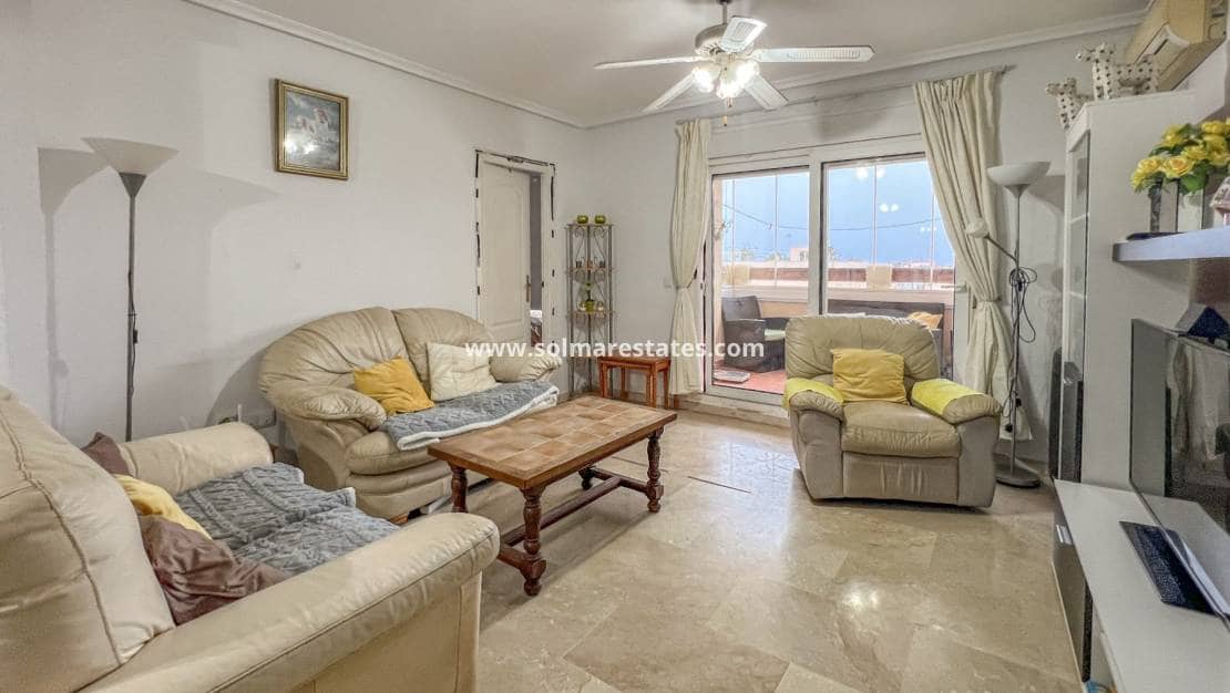 Apartamento de 2 habitaciones en Playa Flamenca en venta con piscina - 165.000 € (Ref: 9465048)