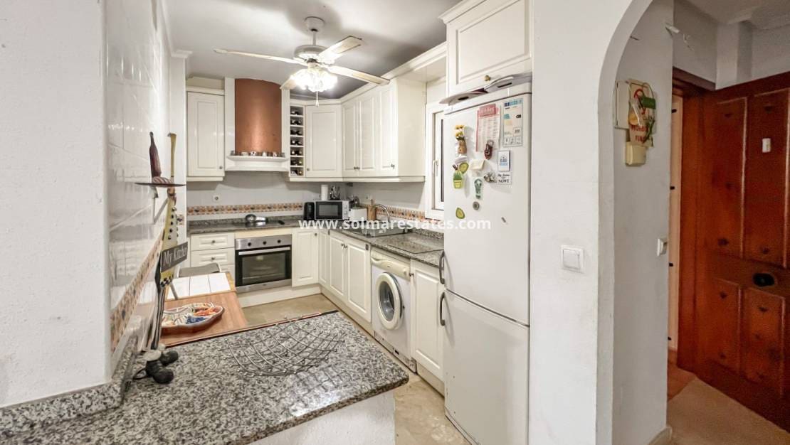 Apartamento de 2 habitaciones en Playa Flamenca en venta con piscina - 165.000 € (Ref: 9465048)