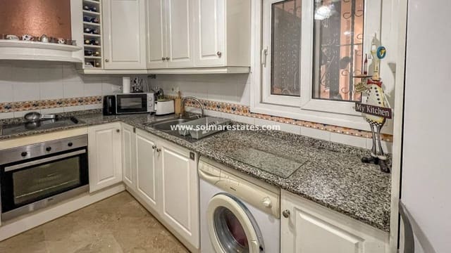 Apartamento de 2 habitaciones en Playa Flamenca, Orihuela en venta con piscina - 165.000 € (Ref: 9465048)