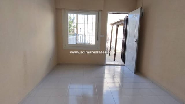 3 makuuhuone Omakotitalo myytävänä paikassa Los Balcones mukana uima-altaan - 149 000 € (Ref: 9465922)