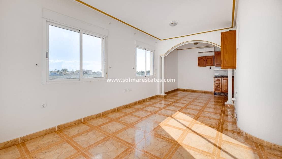 2 Zimmer Apartment zu verkaufen in Cabo Roig mit Pool - 145.000 € (Ref: 9469903)