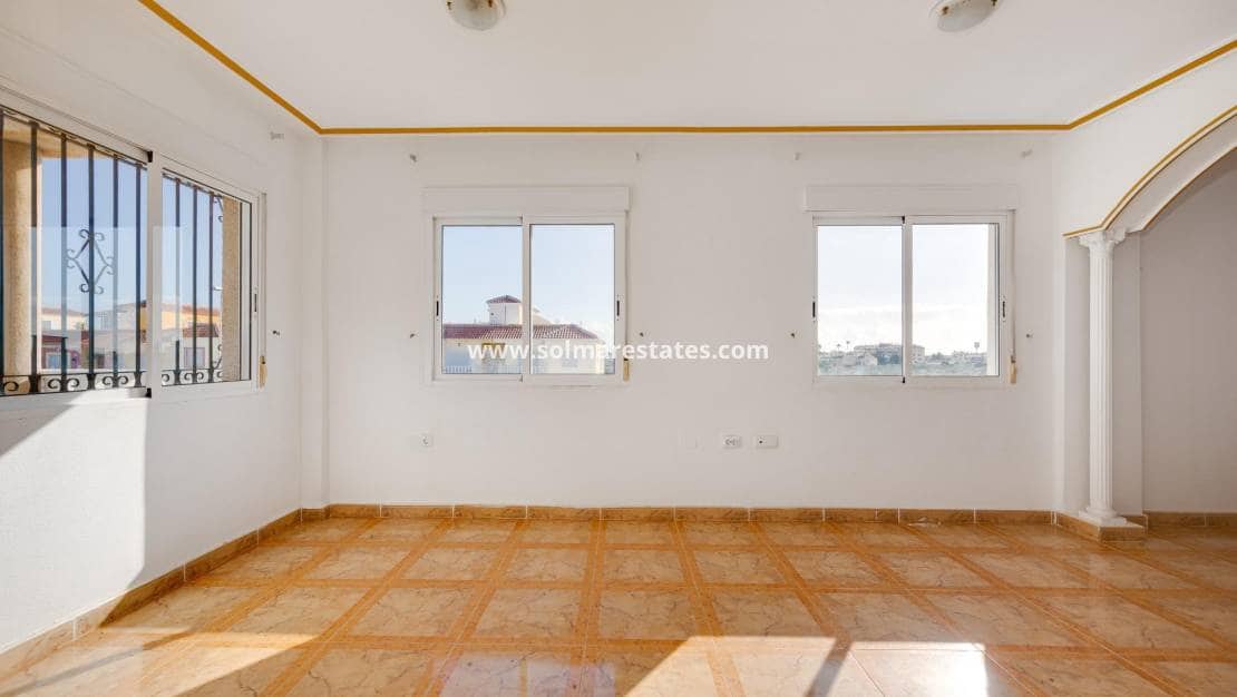 2 Zimmer Apartment zu verkaufen in Cabo Roig mit Pool - 145.000 € (Ref: 9469903)