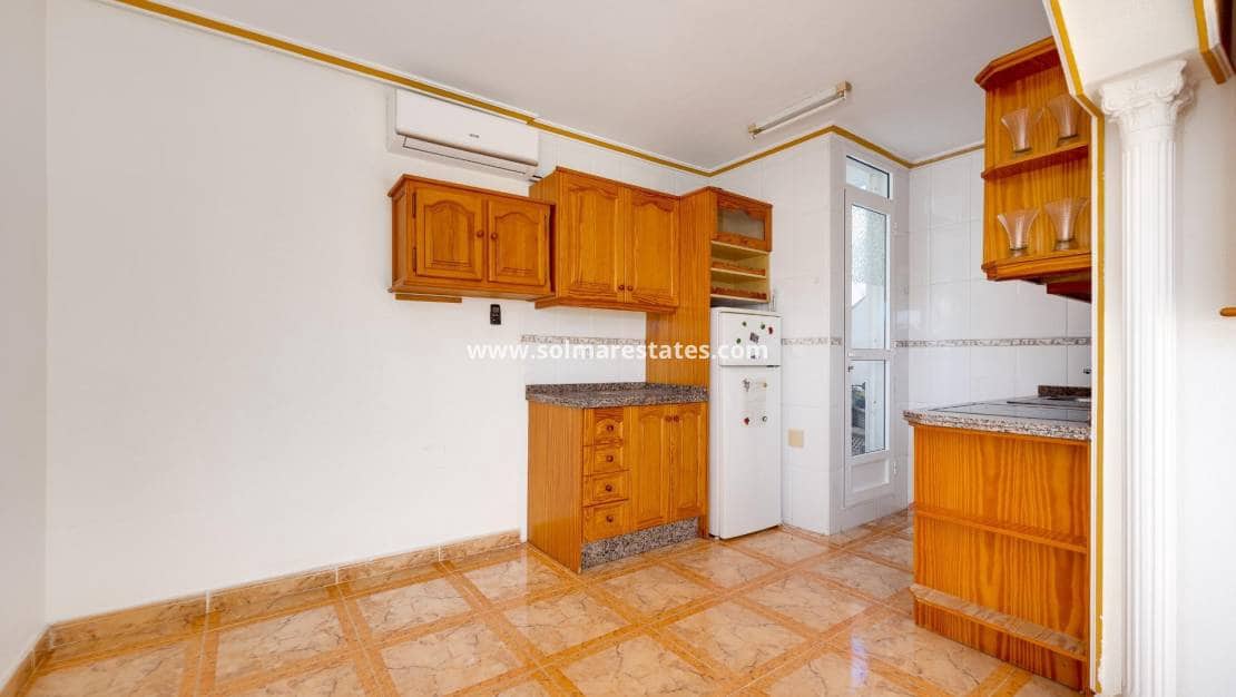 2 Zimmer Apartment zu verkaufen in Cabo Roig mit Pool - 145.000 € (Ref: 9469903)