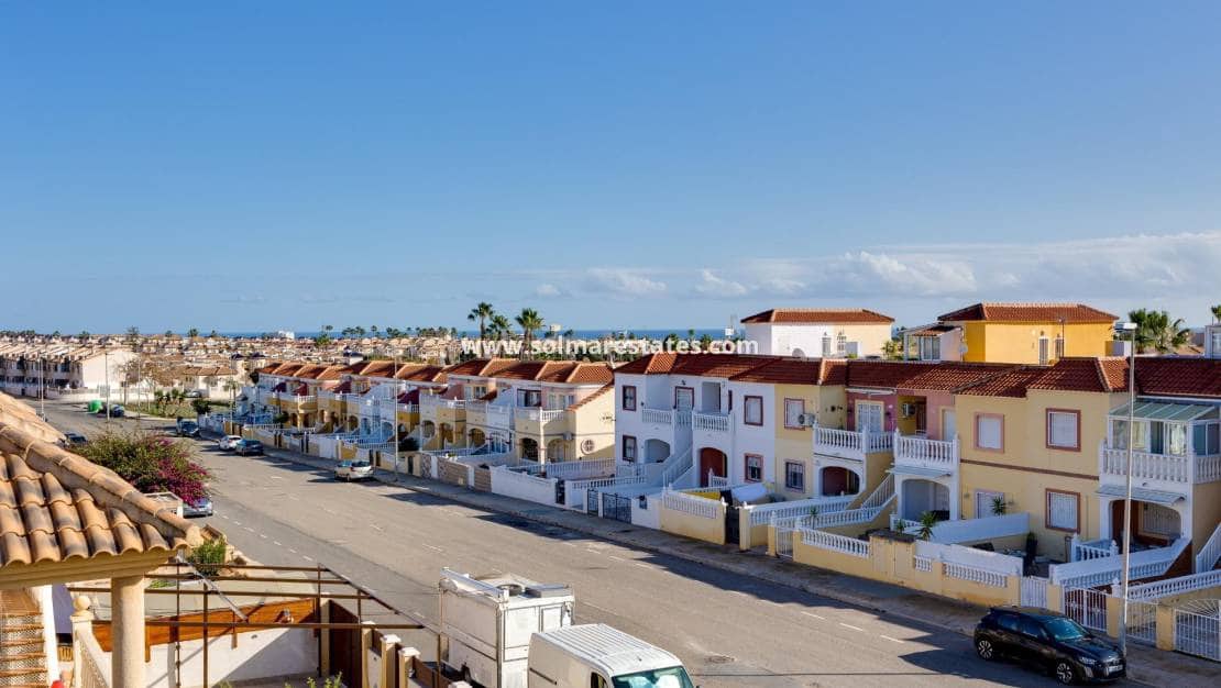 2 Zimmer Apartment zu verkaufen in Cabo Roig mit Pool - 145.000 € (Ref: 9469903)