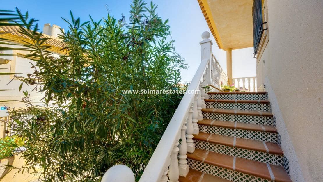 2 Zimmer Apartment zu verkaufen in Cabo Roig mit Pool - 145.000 € (Ref: 9469903)