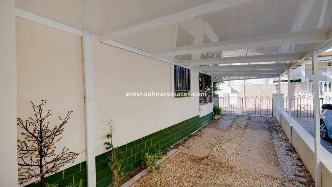 3 chambre Maison de Ville à vendre à Playa Flamenca avec piscine - 239 500 € (Ref: 9469906)