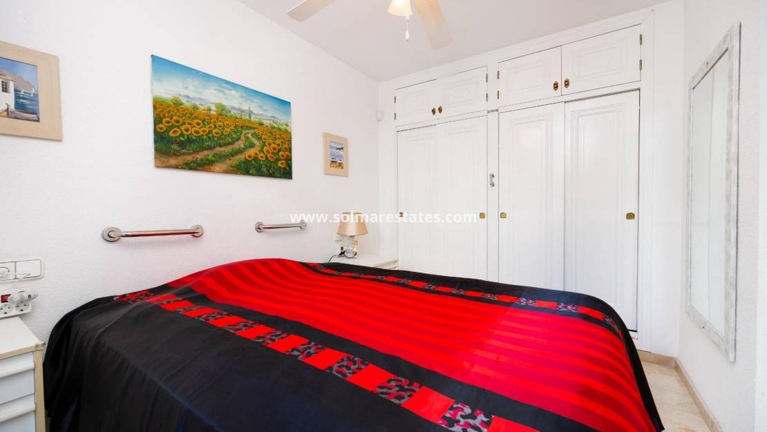 3 chambre Maison de Ville à vendre à Playa Flamenca avec piscine - 239 500 € (Ref: 9469906)