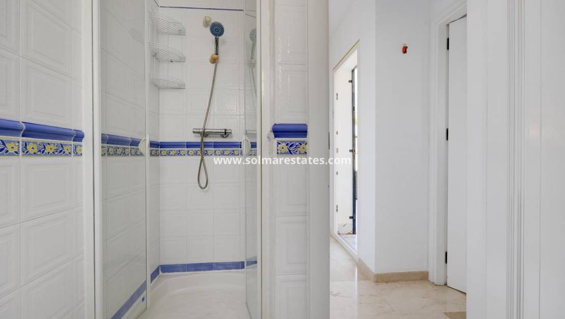 3 chambre Maison de Ville à vendre à Playa Flamenca avec piscine - 239 500 € (Ref: 9469906)