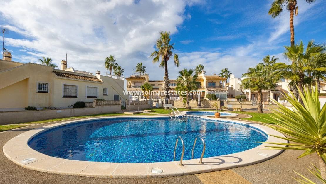3 chambre Maison de Ville à vendre à Playa Flamenca avec piscine - 239 500 € (Ref: 9469906)