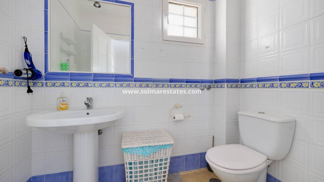 3 chambre Maison de Ville à vendre à Playa Flamenca avec piscine - 239 500 € (Ref: 9469906)