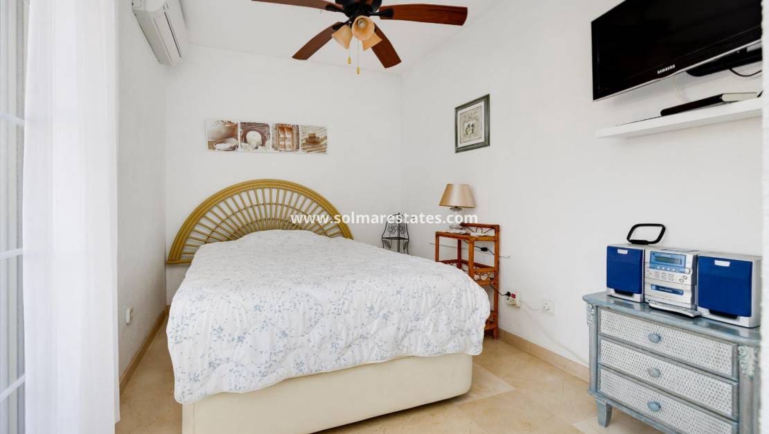 3 chambre Maison de Ville à vendre à Playa Flamenca avec piscine - 239 500 € (Ref: 9469906)