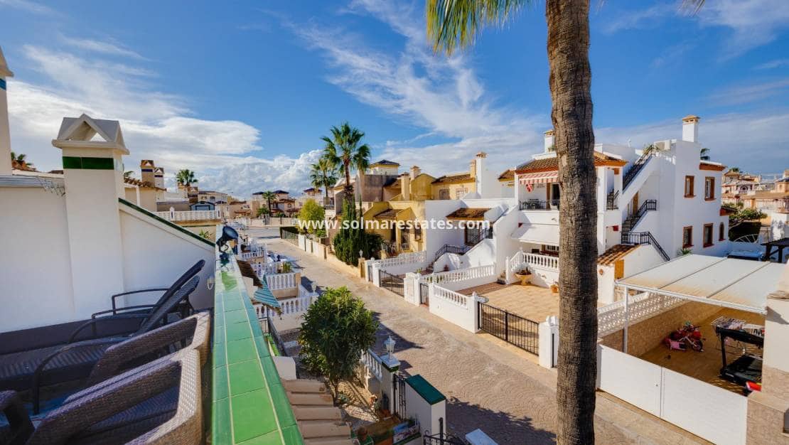 3 chambre Maison de Ville à vendre à Playa Flamenca avec piscine - 239 500 € (Ref: 9469906)