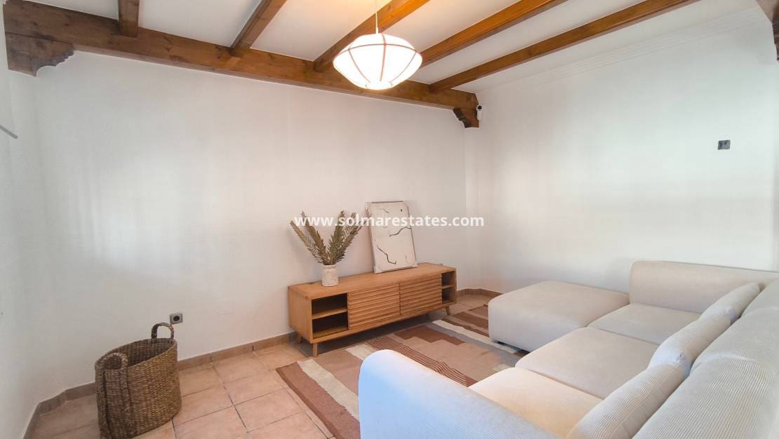 3 chambre Villa/Maison à vendre à Villamartin avec piscine - 399 900 € (Ref: 9471268)