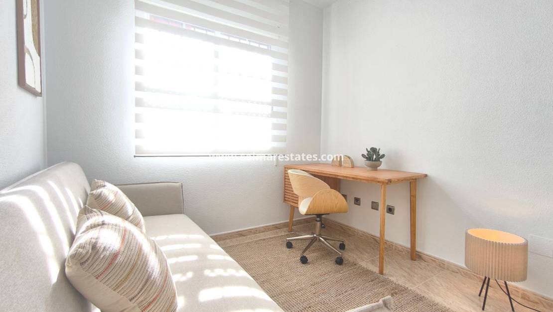 3 chambre Villa/Maison à vendre à Villamartin avec piscine - 399 900 € (Ref: 9471268)