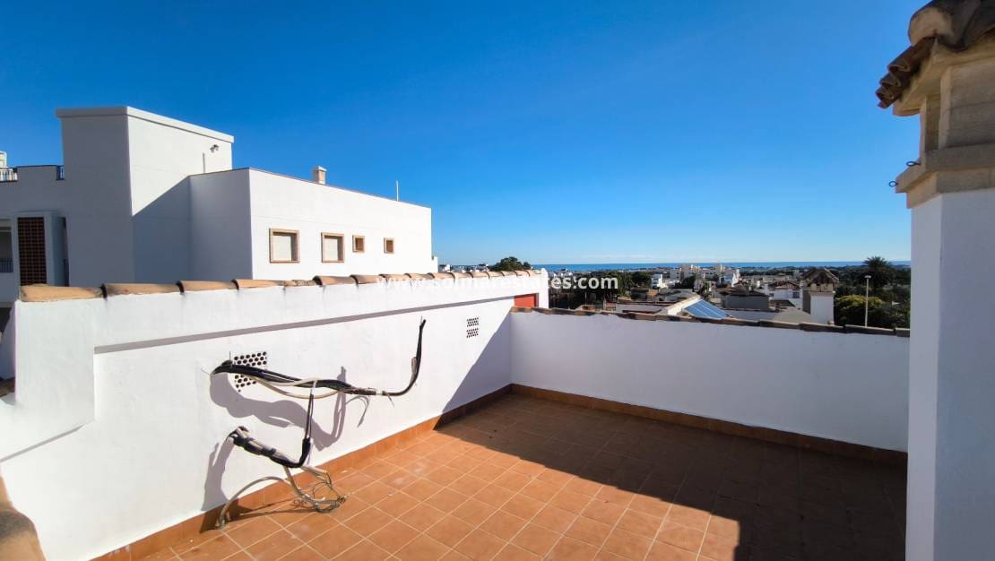 3 chambre Villa/Maison à vendre à Villamartin avec piscine - 399 900 € (Ref: 9471268)