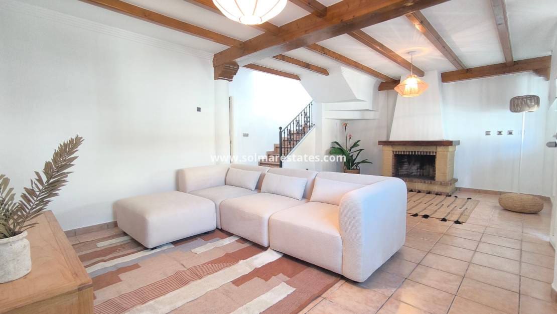 3 chambre Villa/Maison à vendre à Villamartin avec piscine - 399 900 € (Ref: 9471268)