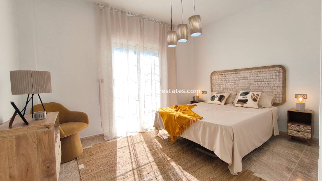 3 chambre Villa/Maison à vendre à Villamartin avec piscine - 399 900 € (Ref: 9471268)