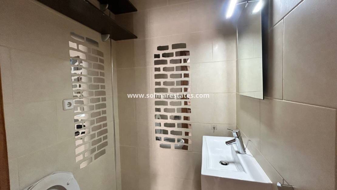 2 slaapkamer Huis te koop in El Chaparral met zwembad - € 149.999 (Ref: 9473210)