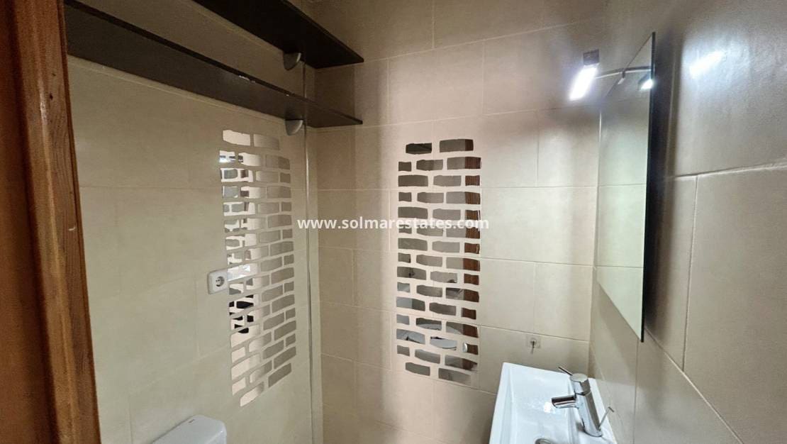 2 slaapkamer Huis te koop in El Chaparral met zwembad - € 149.999 (Ref: 9473210)