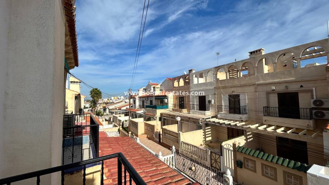 2 slaapkamer Huis te koop in El Chaparral met zwembad - € 149.999 (Ref: 9473210)