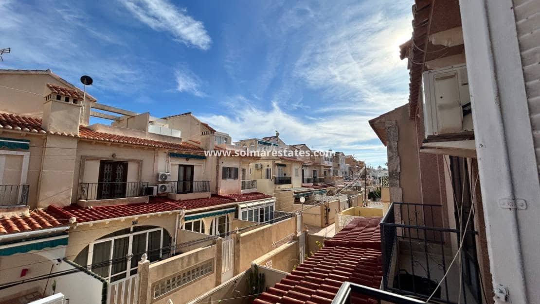 2 slaapkamer Huis te koop in El Chaparral met zwembad - € 149.999 (Ref: 9473210)