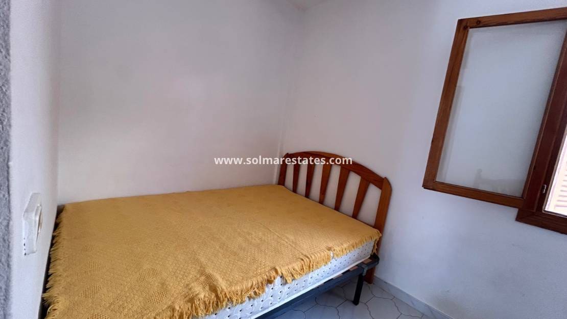 2 slaapkamer Huis te koop in El Chaparral met zwembad - € 149.999 (Ref: 9473210)