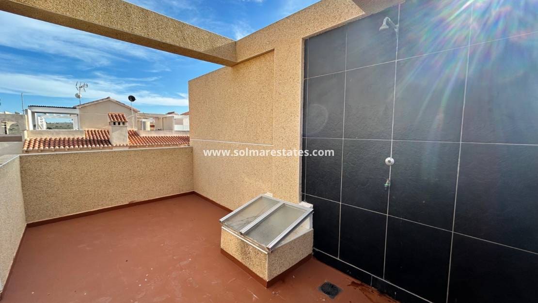 2 slaapkamer Huis te koop in El Chaparral met zwembad - € 149.999 (Ref: 9473210)