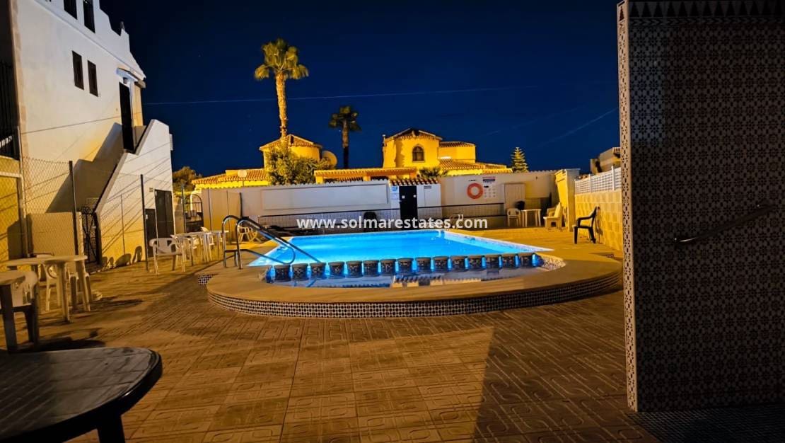 2 slaapkamer Huis te koop in El Chaparral met zwembad - € 149.999 (Ref: 9473210)