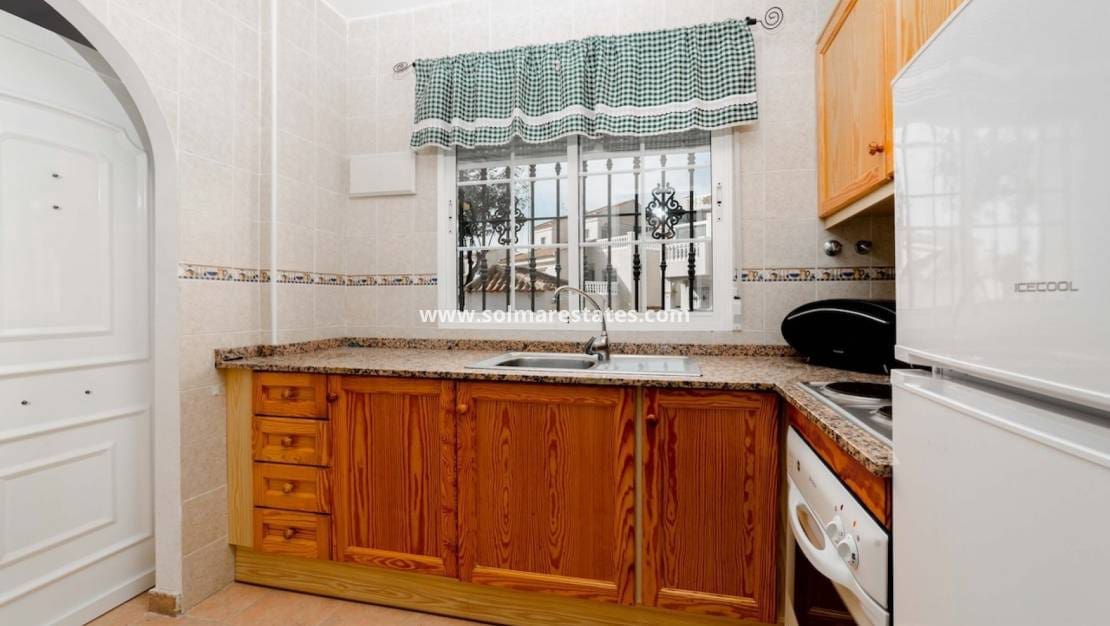 2 sovrum Hus till salu i Villamartin med pool - 149 000 € (Ref: 9473211)