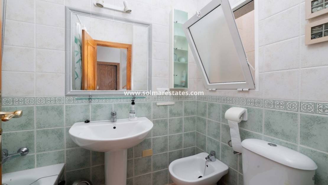 2 sovrum Hus till salu i Villamartin med pool - 149 000 € (Ref: 9473211)