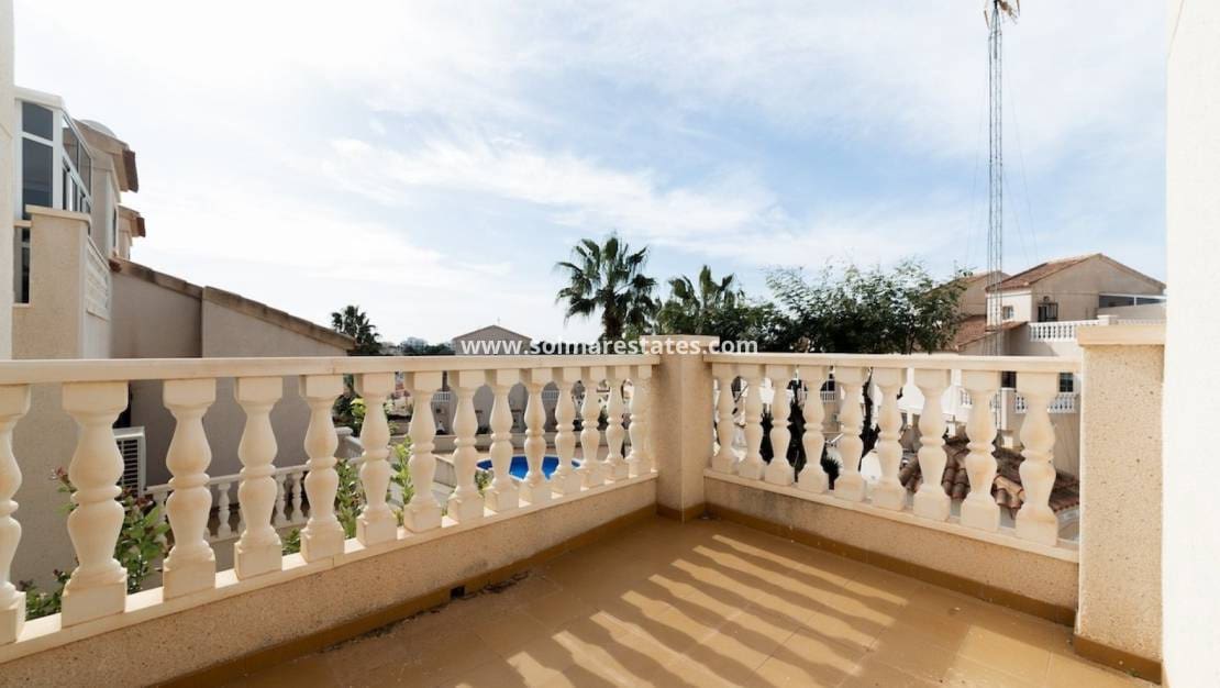 2 sovrum Hus till salu i Villamartin med pool - 149 000 € (Ref: 9473211)