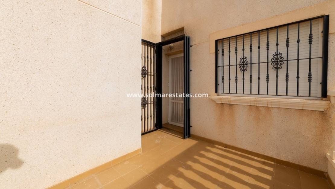 2 sovrum Hus till salu i Villamartin med pool - 149 000 € (Ref: 9473211)