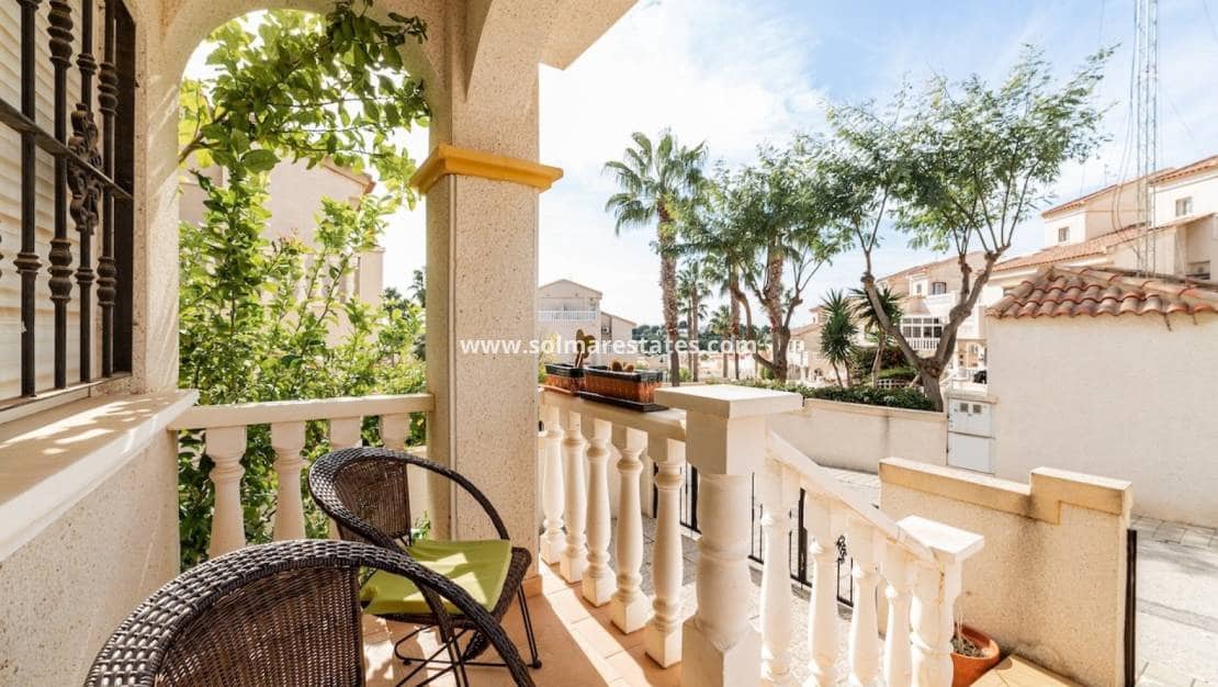 2 sovrum Hus till salu i Villamartin med pool - 149 000 € (Ref: 9473211)