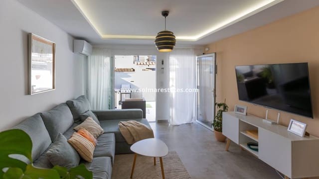 3 chambre Maison de Ville à vendre à Aguas Nuevas, Torrevieja avec piscine - 205 000 € (Ref: 9473415)