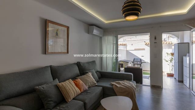 3 chambre Maison de Ville à vendre à Aguas Nuevas, Torrevieja avec piscine - 205 000 € (Ref: 9473415)