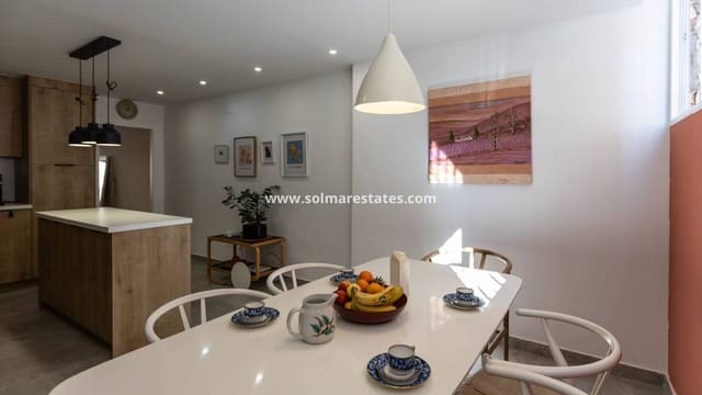 3 chambre Maison de Ville à vendre à Aguas Nuevas, Torrevieja avec piscine - 205 000 € (Ref: 9473415)