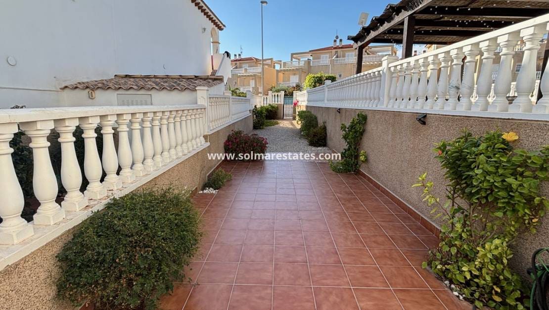 2 slaapkamer Appartement te koop in Orihuela Costa met zwembad - € 169.950 (Ref: 9475569)