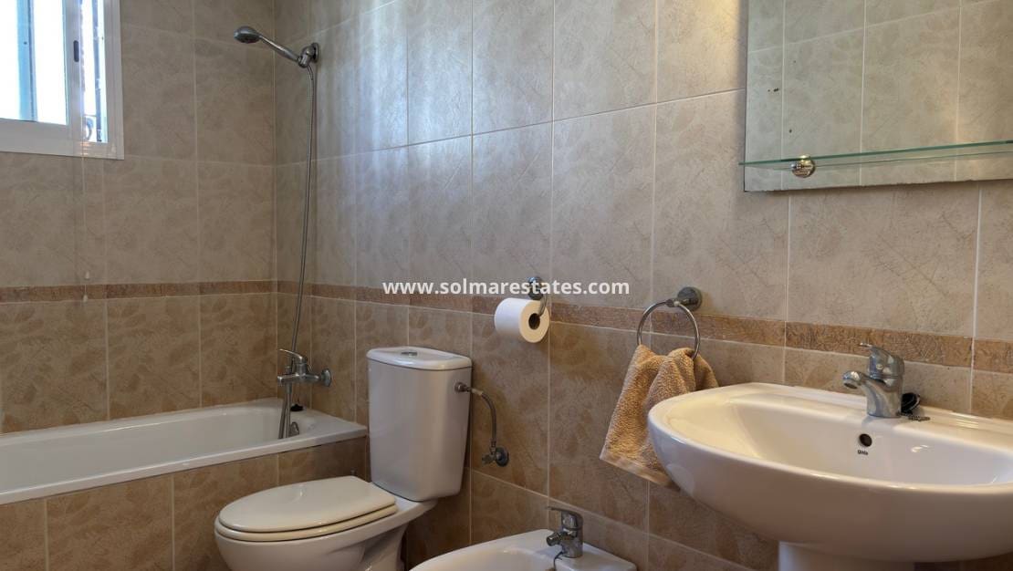 2 slaapkamer Appartement te koop in Orihuela Costa met zwembad - € 169.950 (Ref: 9475569)