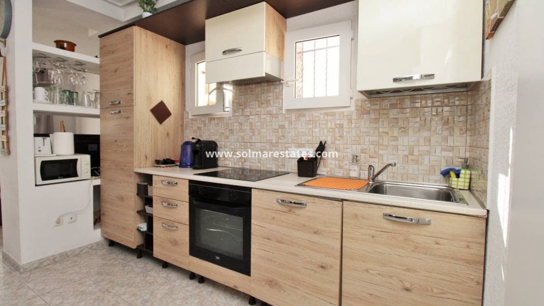 3 soveværelse Lejlighed til salg i Playa Flamenca med swimmingpool - € 269.000 (Ref: 9479347)